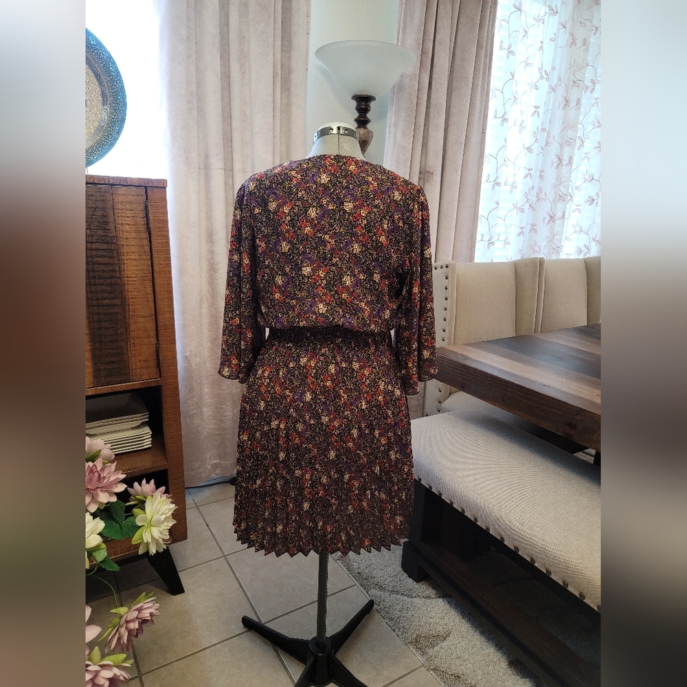 Dress - Picture 2 of 5